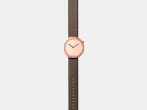 Circular facet watch