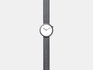 Circular facet watch