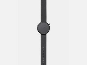 Circular facet watch
